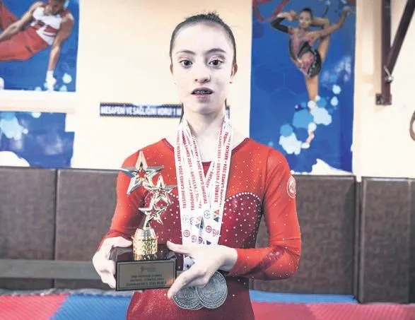 Alkışlar Sümeyye’ye