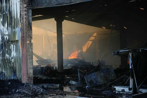 1690211273262.jpeg Eskişehir'de palet fabrikasında başlayıp depoya sıçrayan yangın kontrol altına alındı-3