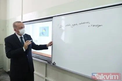 Başkan Erdoğan’dan tahtaya dikkat çeken yazı! Yeni eğitim öğretim yılı böyle başladı