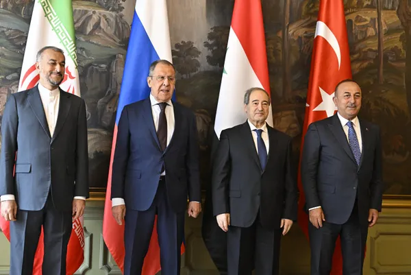 moskovada-dortlu-zirve-turkiye-rusya-iran-suriye-bir-araya-geldi-1683713988602.jpg Moskova'da Türkiye - Rusya - İran - Suriye zirvesi! Ankara - Şam ilişkilerinde yeni dönem-2