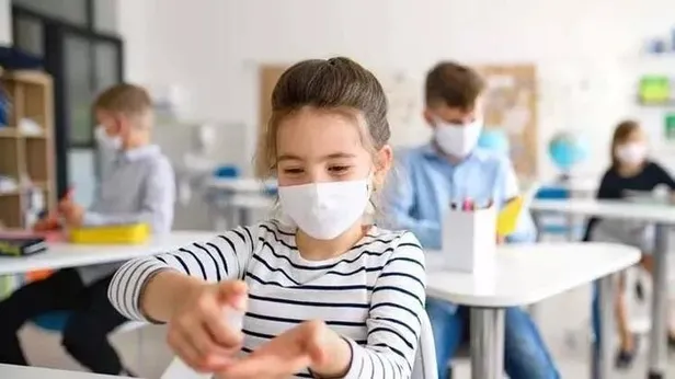 son-dakika-okullarda-maske-takilacak-mi-milli-egitim-bakani-mahmut-ozer-acikladi-1650987226277.jpeg Son dakika: Okullarda maske takılacak mı? Milli Eğitim Bakanı Mahmut Özer açıkladı-3