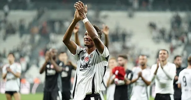 Uduokhai sahneye çıktı