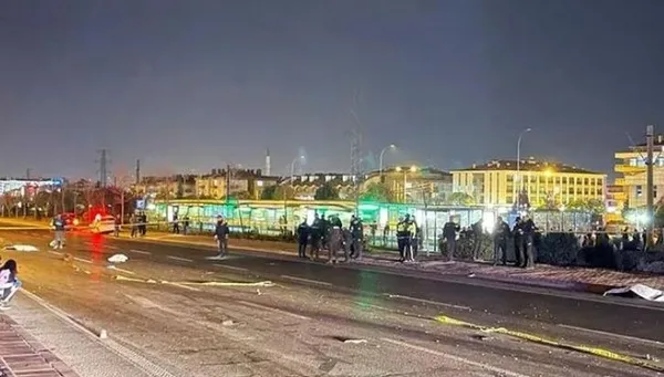 1699724269009.jpeg Konya'da katliam gibi kaza! Otomobil, yolun karşısına geçmeye çalışan yayalara çarptı: 5 ölü, 5 yaralı-4