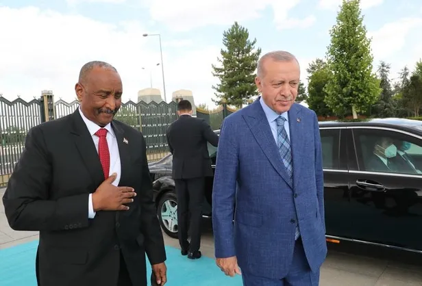 son-dakika-baskan-recep-tayyip-erdogan-sudan-egemenlik-konseyi-baskani-ile-gorustu-gelismeleri-yakindan-takip-1687886345813.jpeg Başkan Erdoğan'ın bayram diplomasisi sürüyor! Peş peşe kritik temaslar: Almanya, Katar, BAE, Azerbaycan, İran...-4