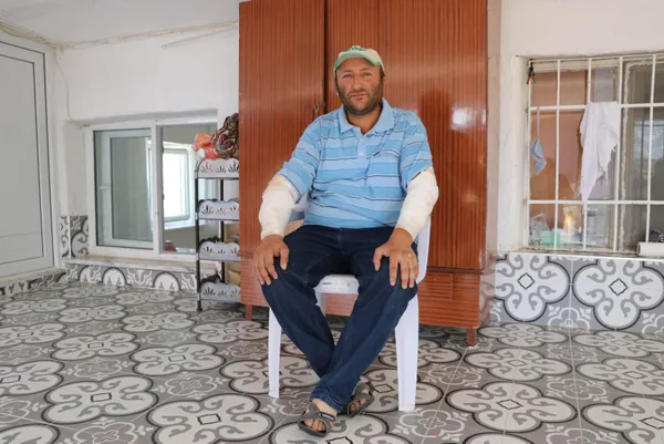 yangini-sondurmeye-calisirken-traktoruyle-birlikte-alevlerin-icinde-kalan-ciftci-kolumdaki-deri-naylon-gibi-acildi-yine-olsa-hic-dusunmeden-giderim-1627997335067.jpg Yangını söndürmeye çalışırken traktörüyle birlikte alevlerin içinde kalan çiftçi: Kolumdaki deri naylon gibi açıldı! Yine olsa hiç düşünmeden giderim-7