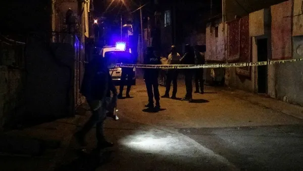 İzmir'de husumet kavgasında kan aktı! 1'i ağır 2 çocuk yaralandı-2