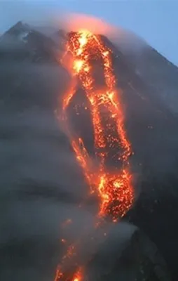 Filipinler'de yanardağ faciası