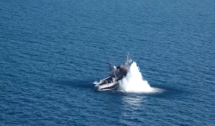 mavi-vatandaki-yeni-gucumuz-akya-msb-duyurdu-hedef-tam-isabetle-vuruldu-1703831942876.jpg Mavi Vatan'daki yeni gücümüz: Akya! MSB duyurdu: Hedef tam isabetle vuruldu-3