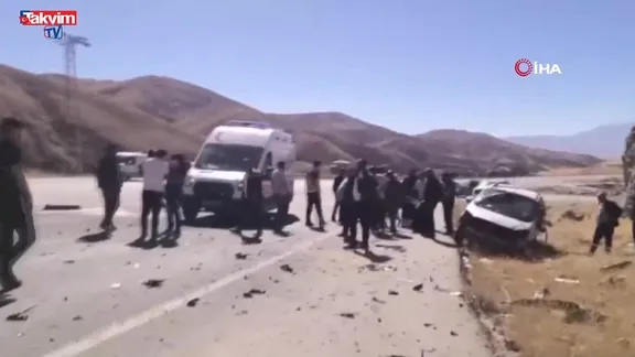 Hakkari'de trafik kazası: 4 yaralı