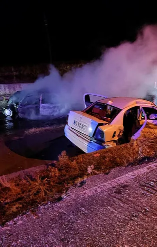 Uşak'ta korkunç kaza! Yanan araçta can verdi: 2 ölü, 3 ağır yaralı