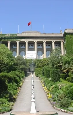 Robert Koleji'ne örgüt ablukası