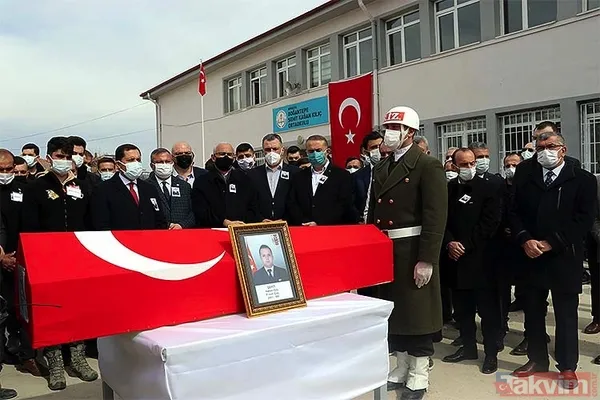 Tatvan'da şehit olan Mehmet Demir son yolculuğuna uğurlandı! Yürek dağlayan görüntü: 1 yaşındaki bebeği... - 9