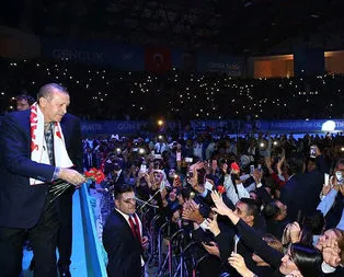 Cumhurbaşkanı Erdoğan gençlik şöleninde