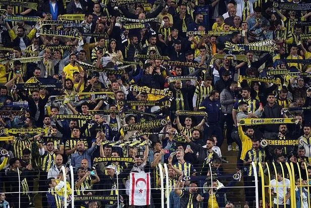 aek-larnacanin-konstantinapolis-provokasyonuna-fenerbahceden-yanit-kadikoy-izmir-marsi-ile-inledi-1665094124809.jpeg