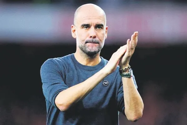 Guardiola'nın veliahtı: Daily Mail 2019'da M.City'nin Guardiola sonrası Van Bronckhorst'u düşündüğünü yazmıştı-4