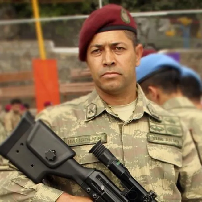 15 Temmuz gecesini kahraman Astsubay Ömer Halisdemirden dinleyelim: Bayrağımıza leke süremediler!