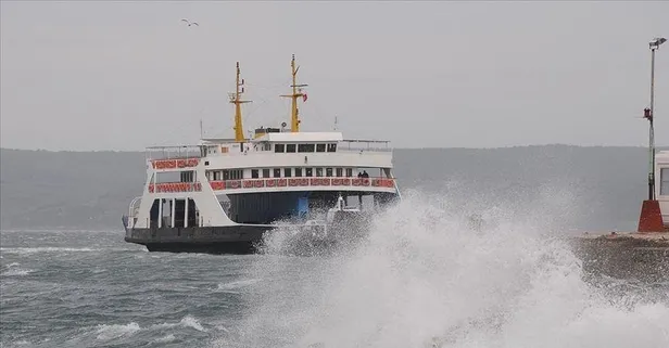 Feribot seferlerine fırtına engeli: Gökçeada ve Bozcaada hatlarında bazı seferler iptal edildi