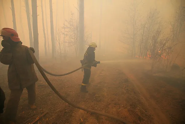 Çernobil yangını uzaydan böyle görüntülendi!-5