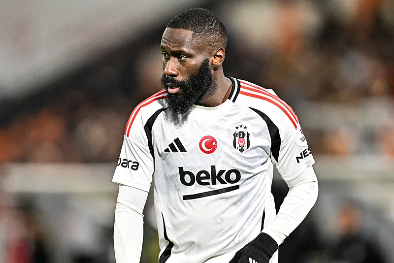 Beşiktaş'ta kavga var! Soyunma odasında şok istek - 5