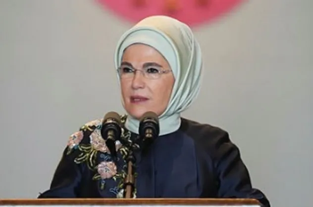 Emine Erdoğan'dan gençlere dayanışma çağrısı