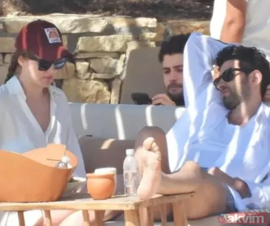 Bensu Soral ile eşi Hakan Baş boşanmanın eşiğinden dönmüştü 'basiretimiz bağlandı' Yatta dudak dudağa romantik anlardan sonra... - 23