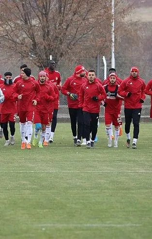 Sivasspor Teknik Direktörü Rıza Çalımbay'dan şampiyonluk açıklaması