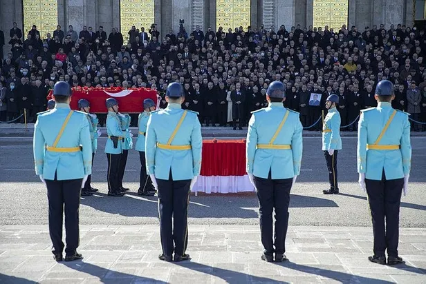 Deniz Baykal ebediyete uğurlandı-11