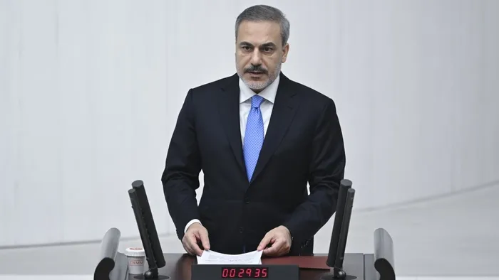 disisleri-bakani-hakan-fidandan-tbmmde-flas-aciklamalar-filistinde-hedef-acil-ateskes-ve-kalici-baris-1703181696090.jpeg Dışişleri Bakanı Hakan Fidan'dan Gazi Meclis'te HDPKK'ya ayar üstüne ayar!-2