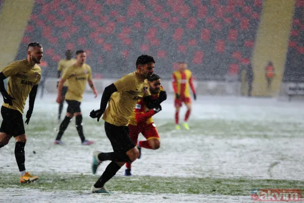 Gaziantep FK - Yeni Malatyaspor maçı yoğun kar yağışı nedeniyle ertelendi - 2