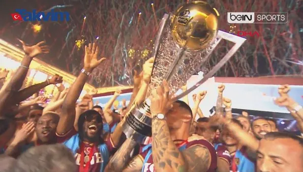 Şampiyon Trabzonspor kupasına kavuştu