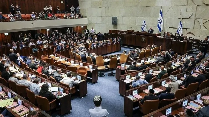 israil-meclisinde-ezani-hedef-alan-tasari-on-oylamadan-gecti-1782937094238.jpeg İsrail Meclisi’nde ezanı hedef alan tasarı ön oylamadan geçti-3