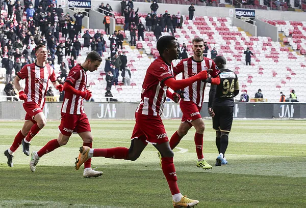 sivasspor-yeni-malatyaspor-2-1-mac-ozeti-1644755705822.jpg Sivasspor-Yeni Malatyaspor: 2-1 | MAÇ ÖZETİ-5