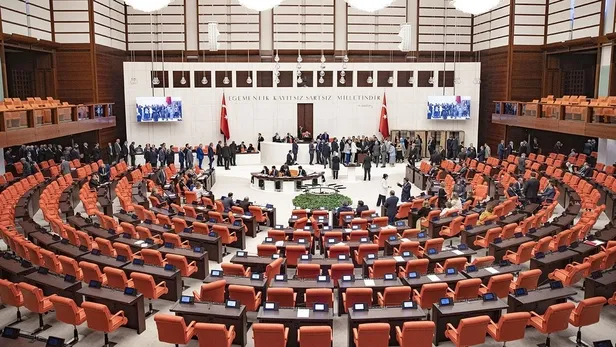 dokunulmazlik-dosyalari-mecliste-chpli-ozgur-ozel-hdpli-saruhan-oluc-ve-meral-danis-bestas-dpli-cemal-enginyur-1691483628034.jpeg Dokunulmazlık dosyaları Meclis’te! CHP'li Özgür Özel, HDP'li Saruhan Oluç ve Meral Danış Beştaş, DP'li Cemal Enginyurt listede-3