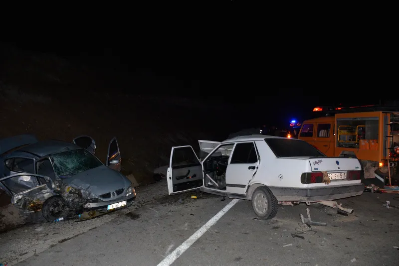 Burdur'da zincirleme kaza! Ölü ve yaralılar var - 3