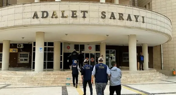pkkypgnin-bombali-eylem-yapmasi-icin-ayn-el-arabdan-gonderdigi-terorist-sanliurfada-yakalandi-1669052519463.jpeg PKK/YPG’nin bombalı eylem yapması için Ayn El Arab’dan gönderdiği terörist Şanlıurfa’da yakalandı-3