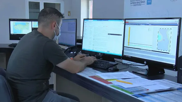 kandilli-muduru-olasi-marmara-depreminin-7nin-uzerinde-olmasi-bekleniyor-1629182729835.jpg Kandilli Müdürü: Olası Marmara depreminin 7'nin üzerinde olması bekleniyor-4