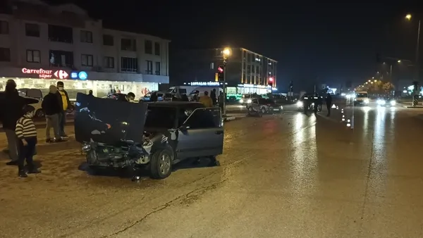polis-yaralinin-ambulansa-binmesi-icin-adeta-yalvardi-1605644680271.jpg Düzce’de polis, yaralının ambulansa binmesi için adeta yalvardı-2