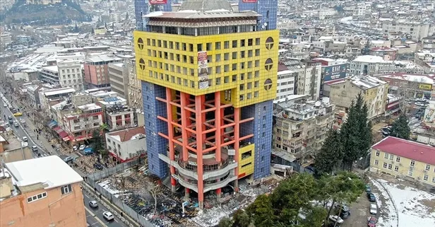 "Dünyanın en saçma binası"nın yıkımı 2 aya tamamlanacak