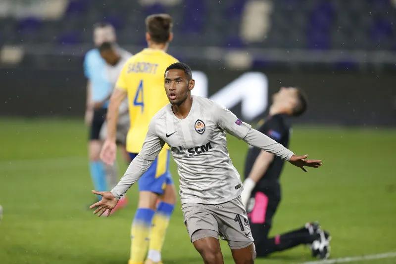 Tete adım adım Fenerbahçe'ye! İşte alacağı maaş - 4