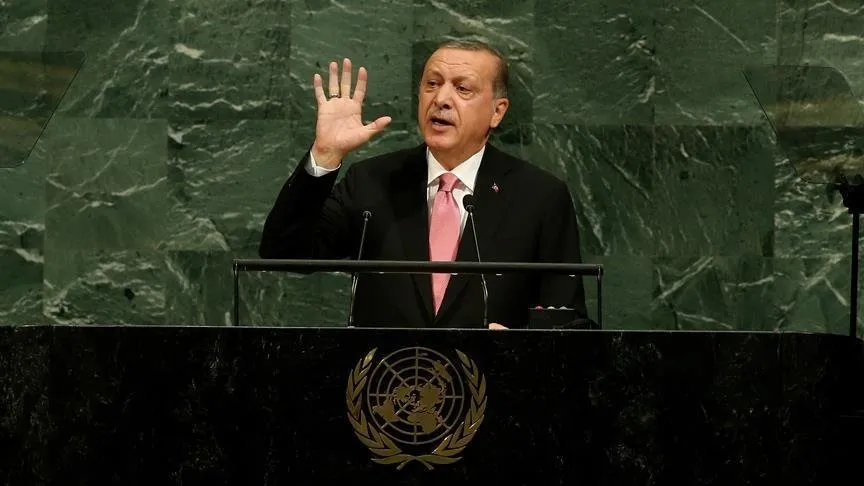 'Dünya 5'ten büyüktür' şarkı oldu
