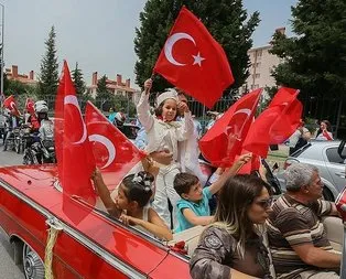 Binlerce kişi şehidin ailesini yalnız bırakmadı