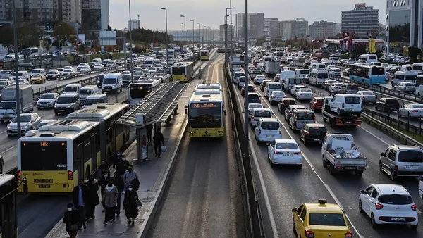 İstanbul’da trafik çilesi sabahın erken saatlerinde başladı!-5