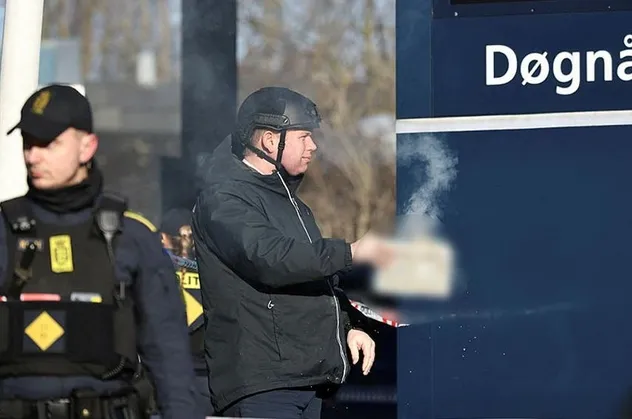 Kur'an-ı Kerim'e alçak saldırıya Mehter Marşlı ayar! Provokatör Rasmus Paludan bu kez Danimarka'da sahneye çıktı