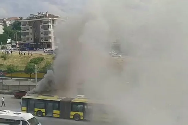 Bursa'da yolcu otobüsü alev topuna döndü