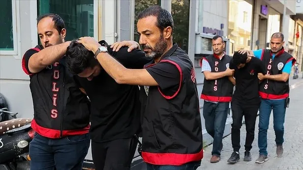 İzmir'de Kur'an-ı Kerim'e saygısızlık yaptığı iddiasıyla yargılanan sanığa 10 ay hapis-1