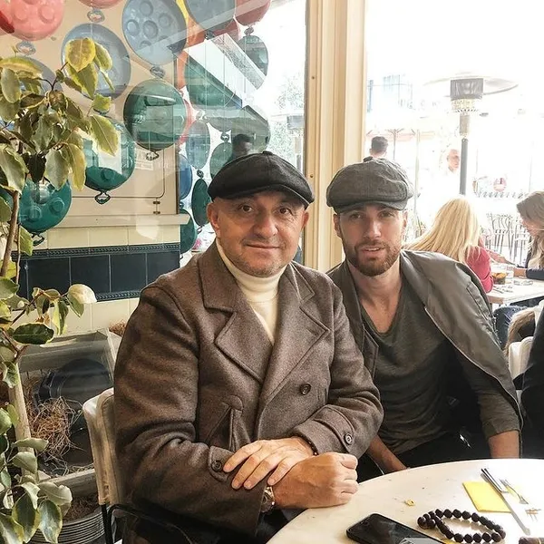 ogulcan-engin-kiz-kardesi-elif-enginin-dogum-gununu-bakin-nasil-kutladi-elif-enginin-guzelligi-sosyal-medyaya-damga-vurdu-1617440090512.jpg Oğulcan Engin kız kardeşi Elif Engin’in doğum gününü bakın nasıl kutladı! Elif Engin’in güzelliği sosyal medyaya damga vurdu-6