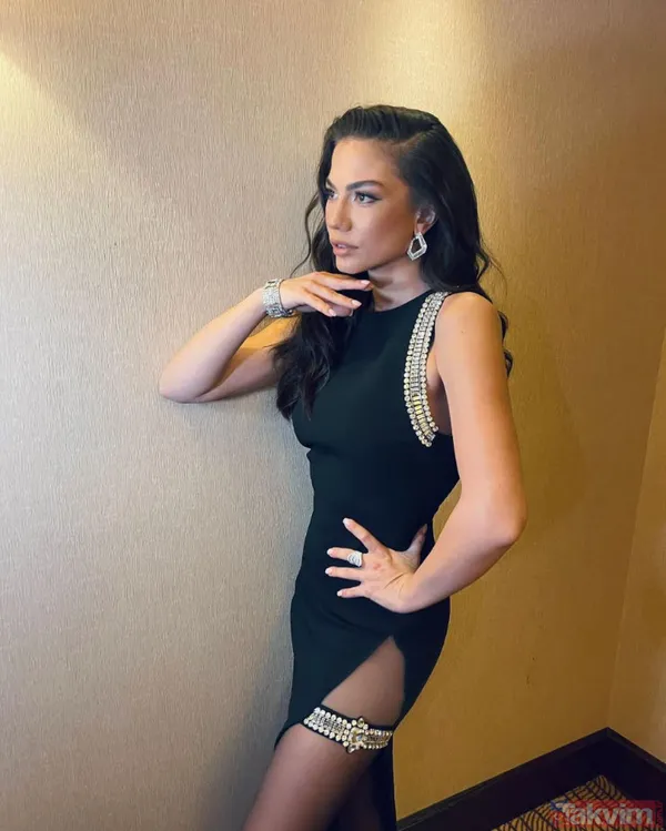 Demet Özdemir'in elbisesi akıllara Hadise'yi getirdi! Aradaki fiyat farkı dikkat çekti! Meğer 46 bin 580 TL'yi gözden çıkarmış... - 6