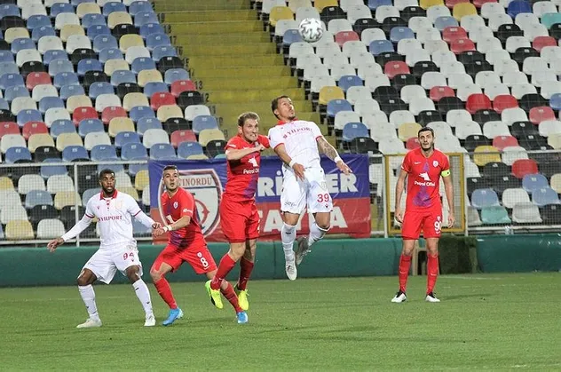 Samsun 9 kişiyle puanı kaptı (Yurttan ve dünyadan spor gündemi)