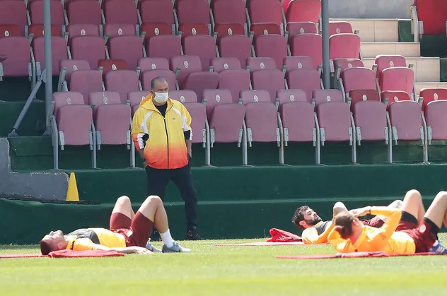 Koronavirüs sonrası Galatasaray ilk kez Fatih Terim yönetiminde çalıştı! Maskeli idman