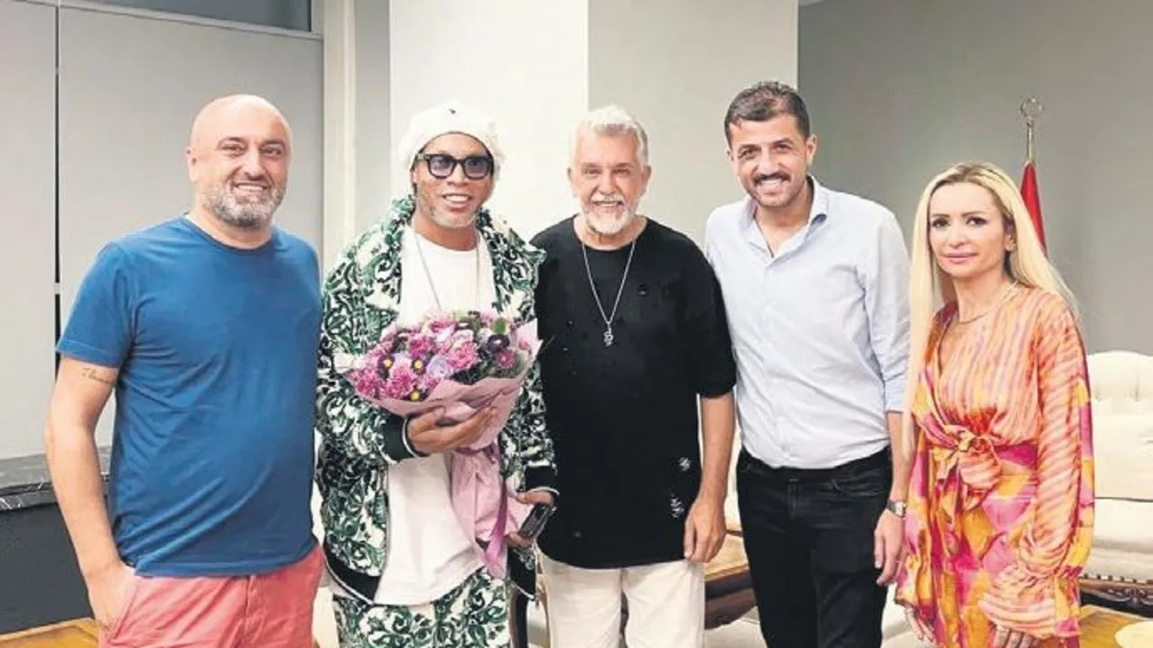 Ronaldinho Kıbrıs’ta